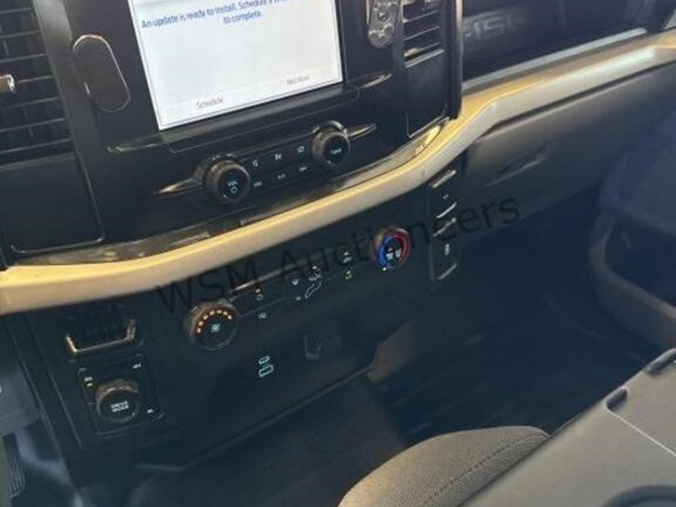 2022-ford-f150-image-21