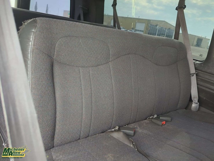 2001-chevrolet-express-3500-image-23
