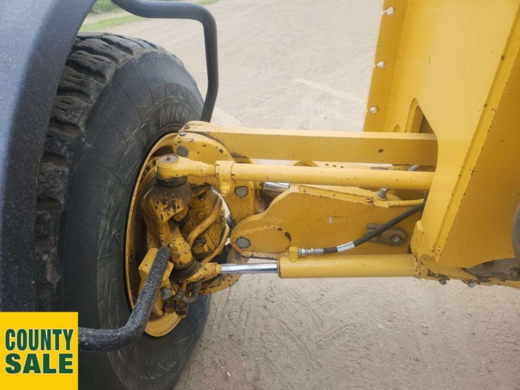 2019-deere-872g-image-24