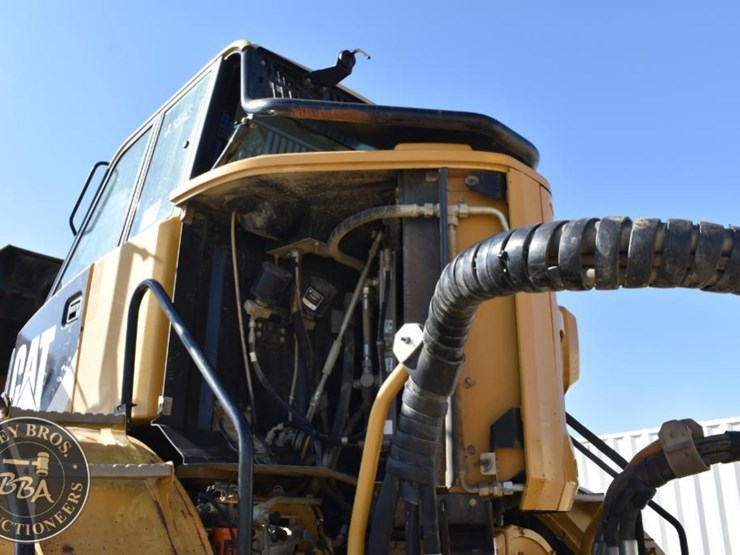 2011-caterpillar-740b-image-66