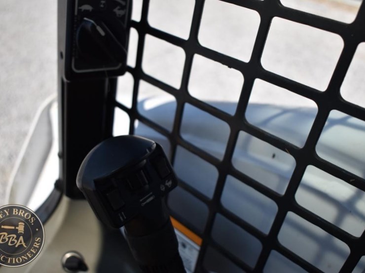 2019-bobcat-t770-image-38