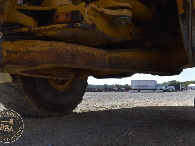 2012-caterpillar-740b-image-59