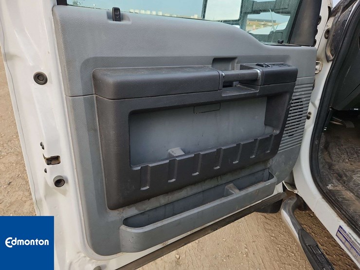 2012-ford-f550-image-19