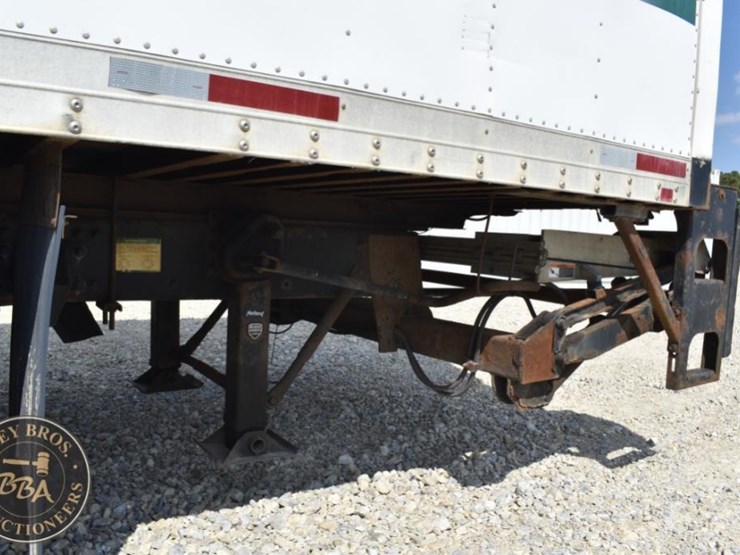 2009-freightliner-business-class-m2-106-image-26
