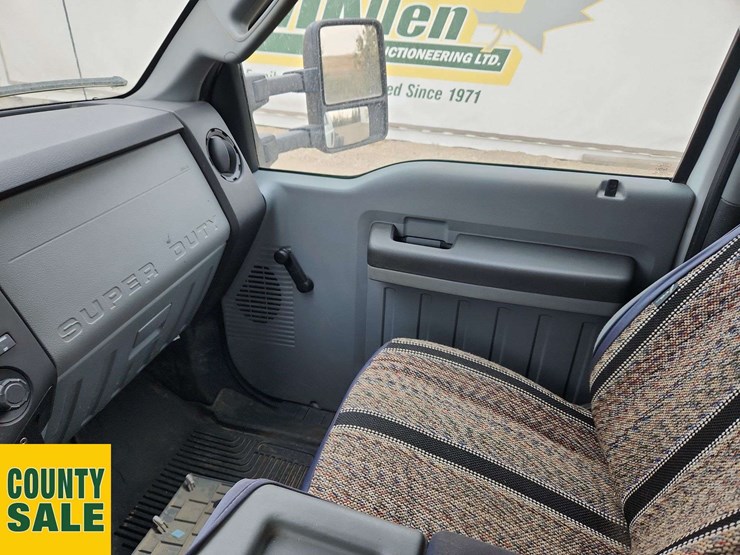 2013-ford-f550-image-16