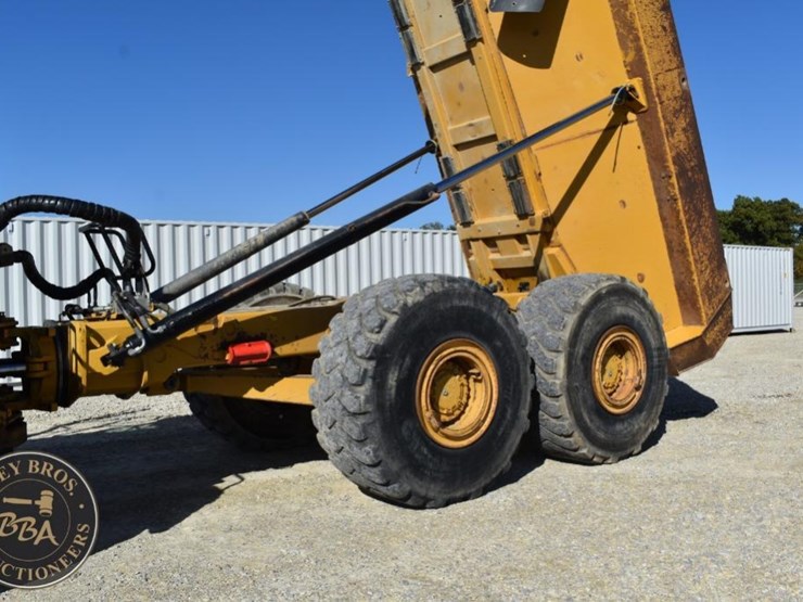 2011-caterpillar-740b-image-61