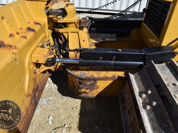 2020-caterpillar-d6n-lgp-image-37