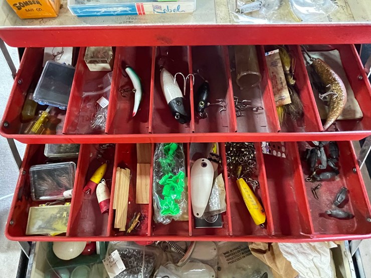 #3105-•-vintage-tackle-box-&-lures-(t14)-image-5