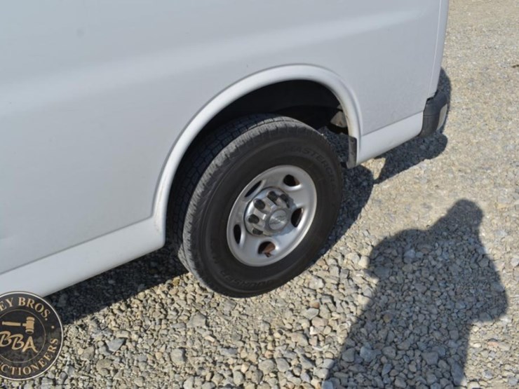 2019-chevrolet-express-2500-image-18