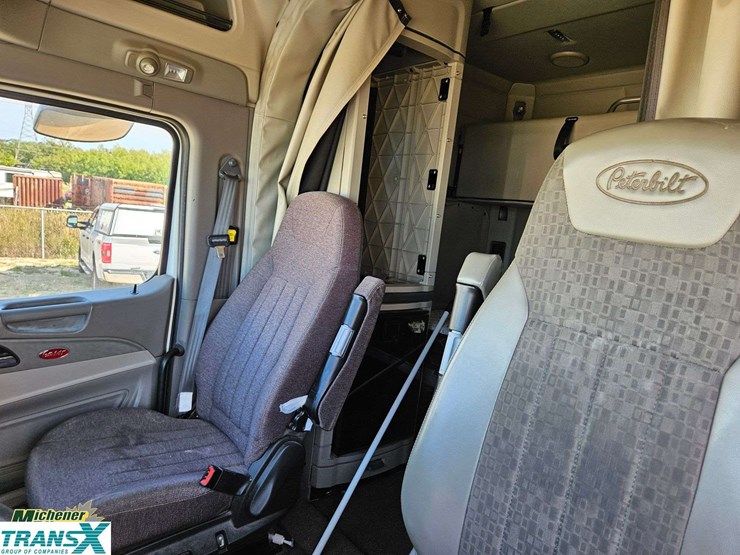 2019-peterbilt-579-image-15
