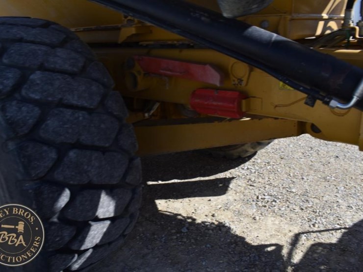 2012-caterpillar-740b-image-54