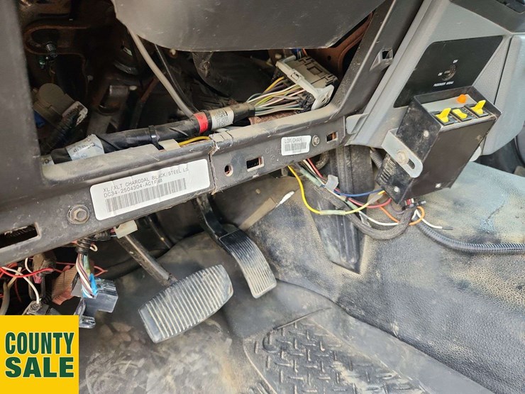 2013-ford-f550-image-18