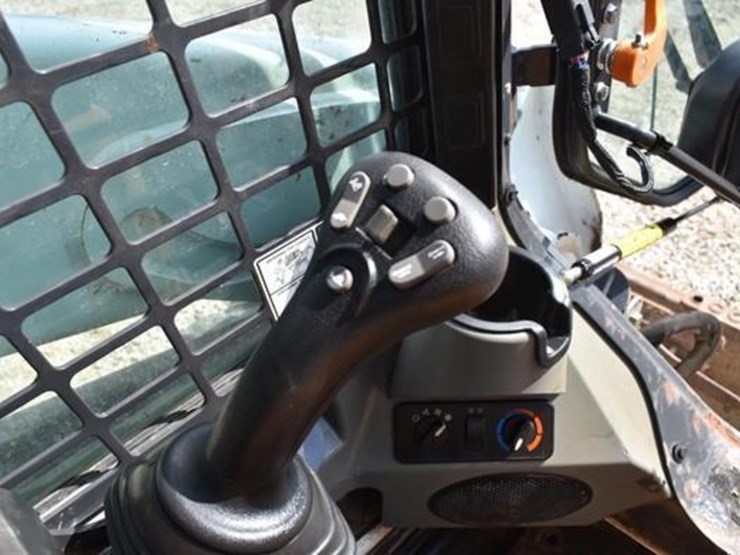 2017-bobcat-s570-image-42