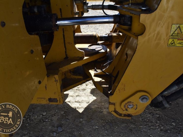 2016-caterpillar-982m-image-46