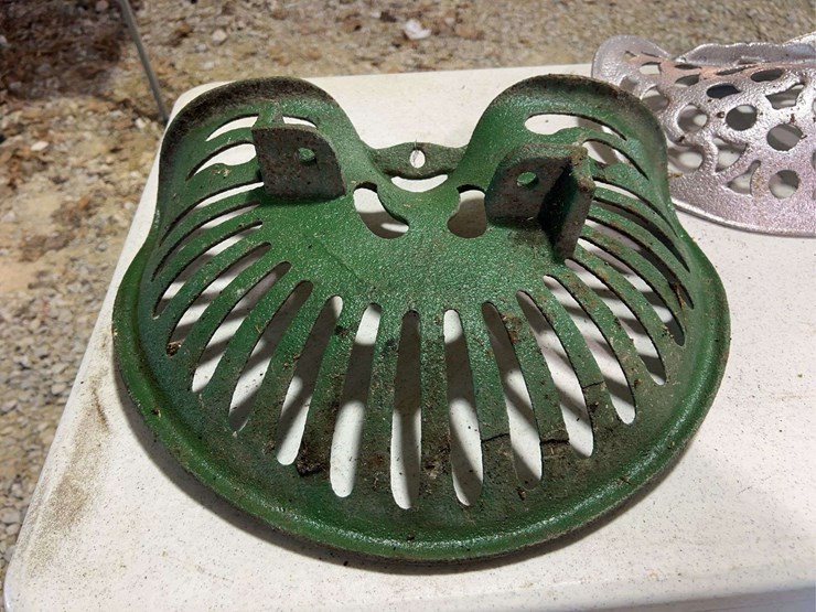 (3)-cast-iron-seats-image-17