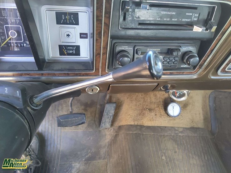 1979-ford-f350-xlt-lariat-image-9