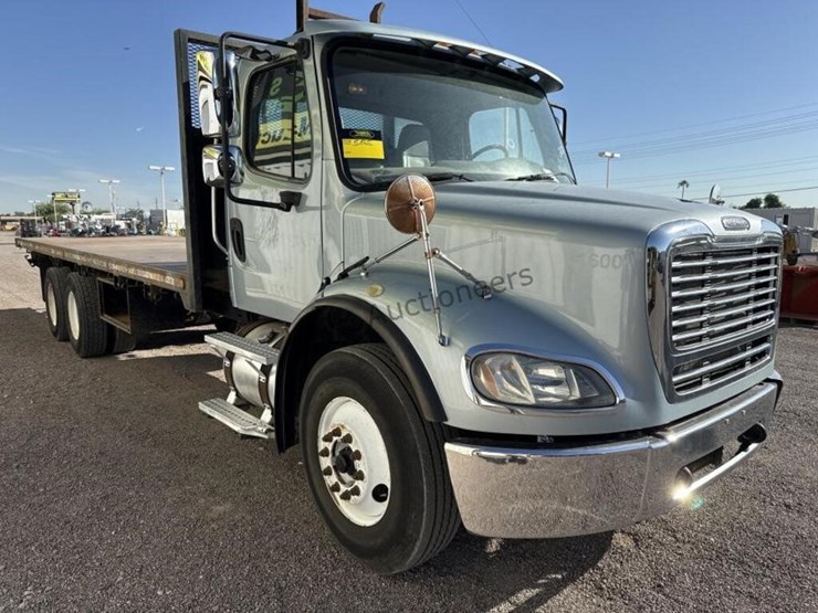 2005-freightliner-m2-f/b-image-4