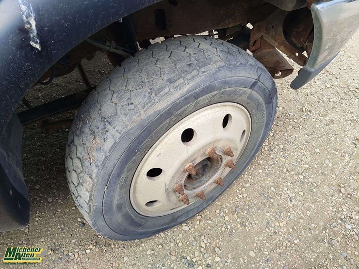 2003-ford-f550-image-31