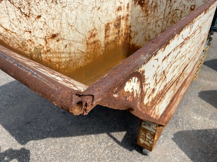 #3000-•-large-rolling-material-bin-(o8)-image-8