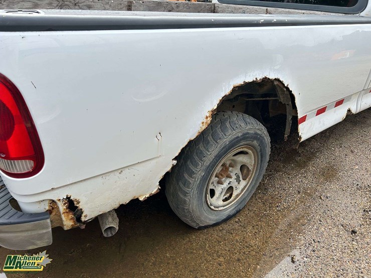 2004-ford-f150-xl-image-13