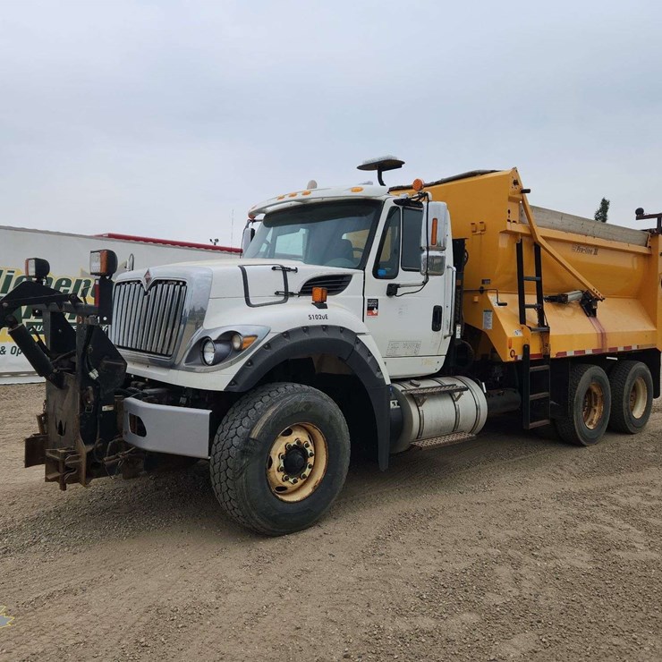 2016 INTERNATIONAL WORKSTAR 7600