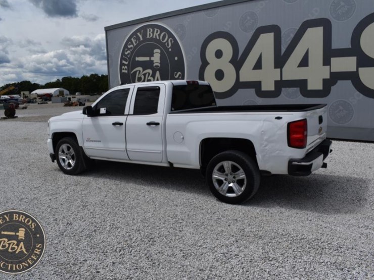2016-chevrolet-silverado-1500-image-10