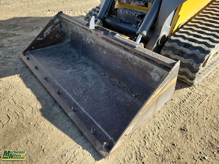 deere-331g-image-18