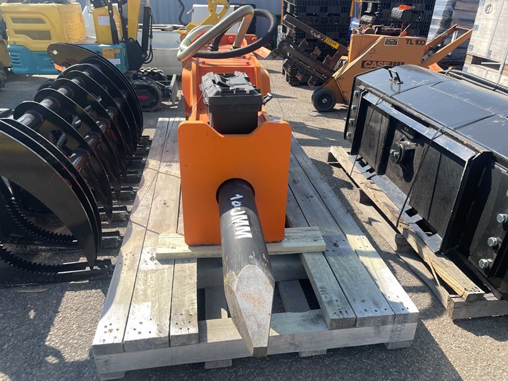 caterpillar-320-image-6