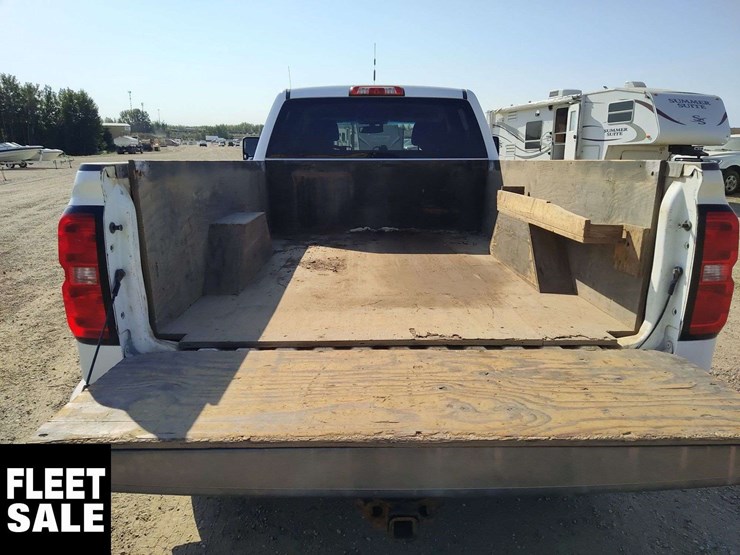 2018-chevrolet-silverado-3500hd-image-25