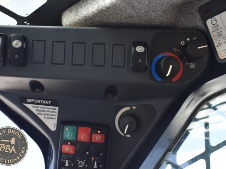 2021-deere-325g-image-77