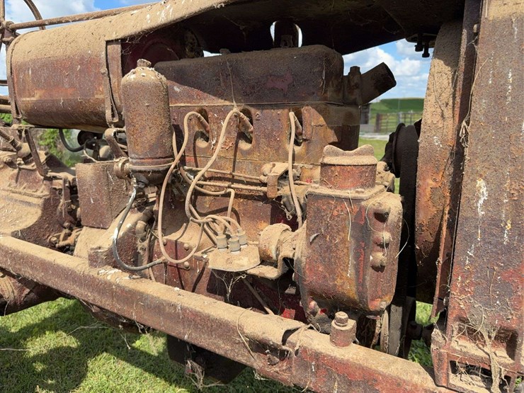 farmall-f-20-image-40