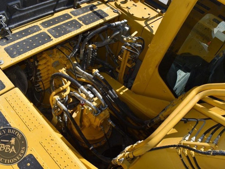 2023-komatsu-pc360-lc-11-image-24