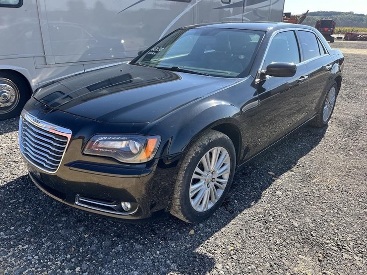 2012-chrysler-300-s-image-1