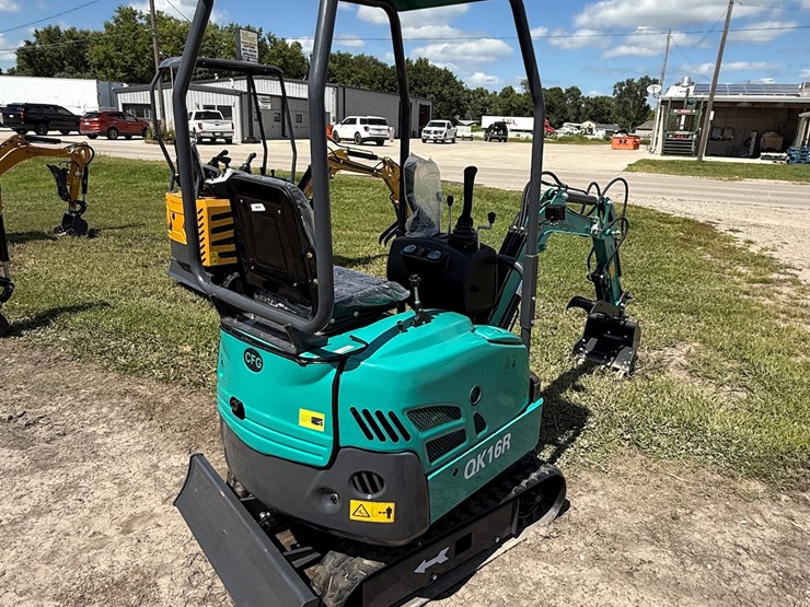 #604-•-2025-cfg-industrial-qk16r-hydraulic-track-type-mini-excavator-image-7