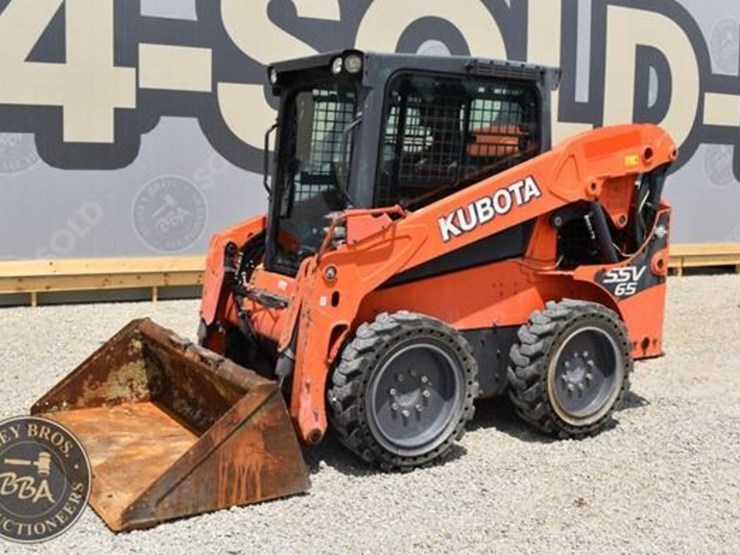 2017-kubota-ssv65-image-3