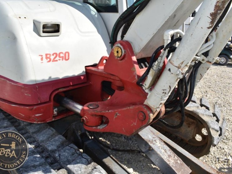 2018-takeuchi-tb290-image-32