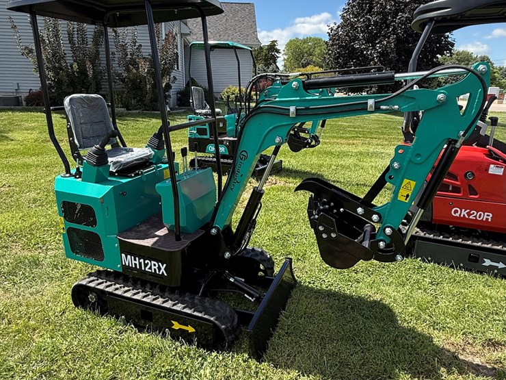 #611-•-2025-cfg-industrial-mh12rx-hydraulic-track-type-mini-excavator-image-1