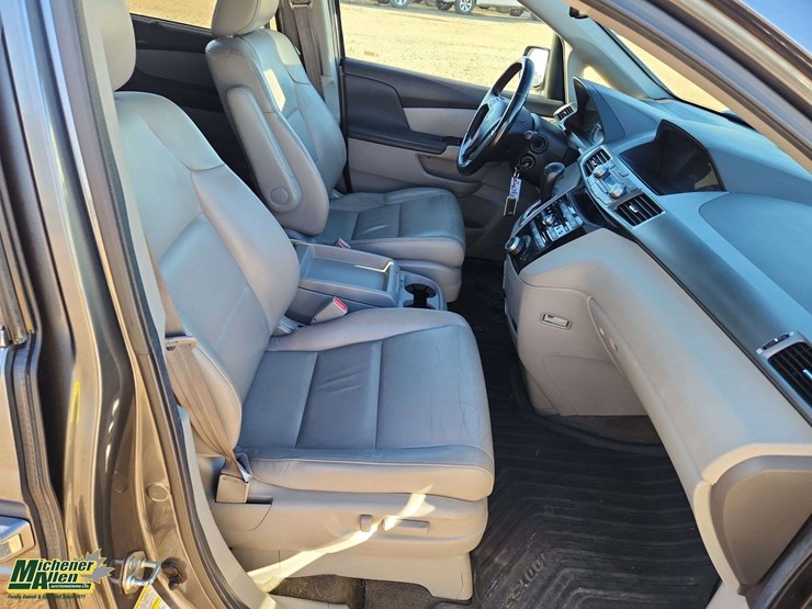 2013-honda-odyssey-image-22