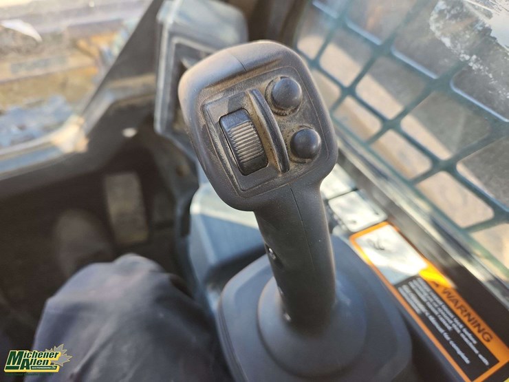 deere-331g-image-10