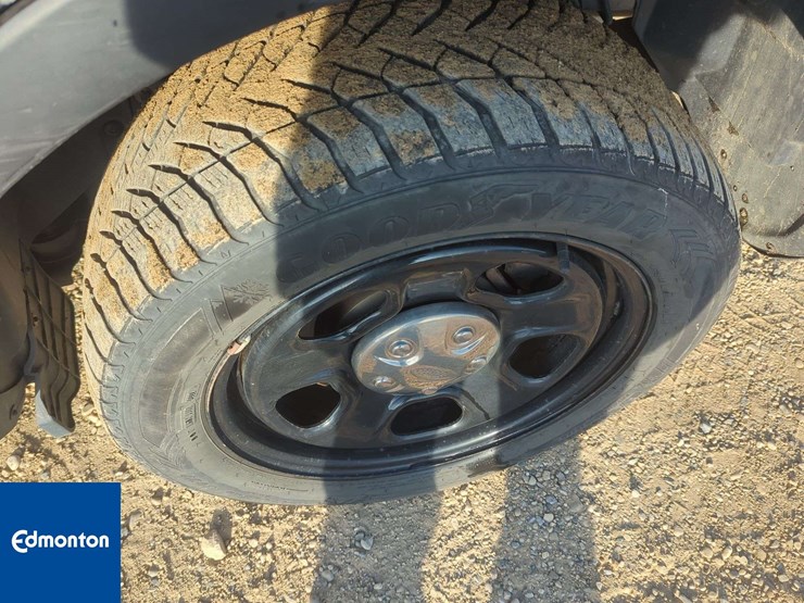 2018-ford-explorer-image-32