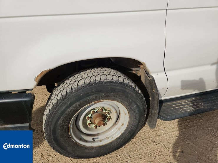 2012-ford-cargo-image-34