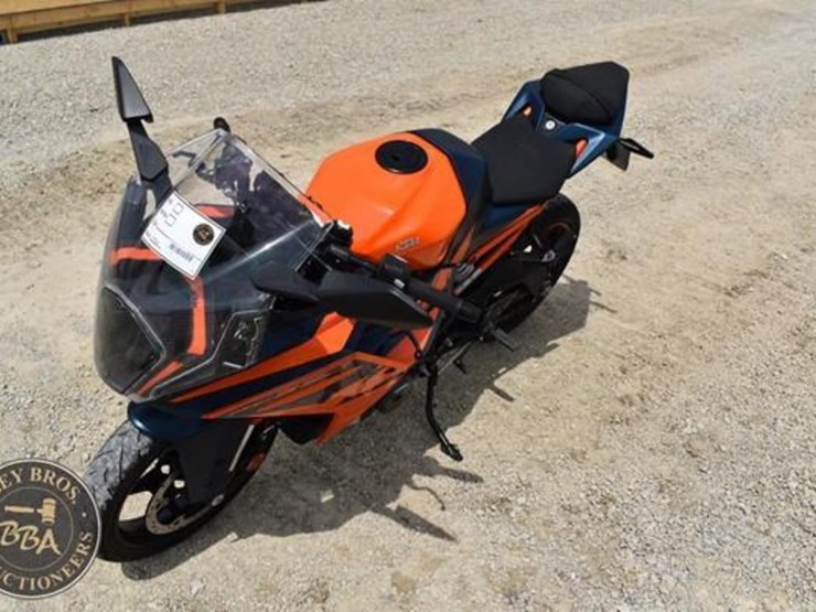 2024-ktm-rc390-37974-image-1