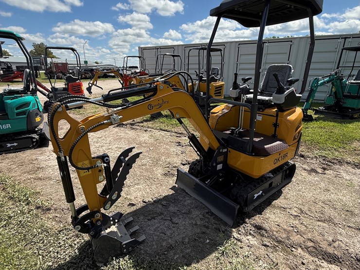 #607-•-2025-cfg-industrial-qk18r-hydraulic-track-type-mini-excavator-image-11