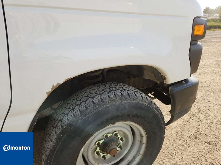 2012-ford-cargo-image-42