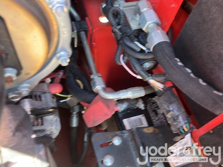 2023-manitou-1050rt-image-26