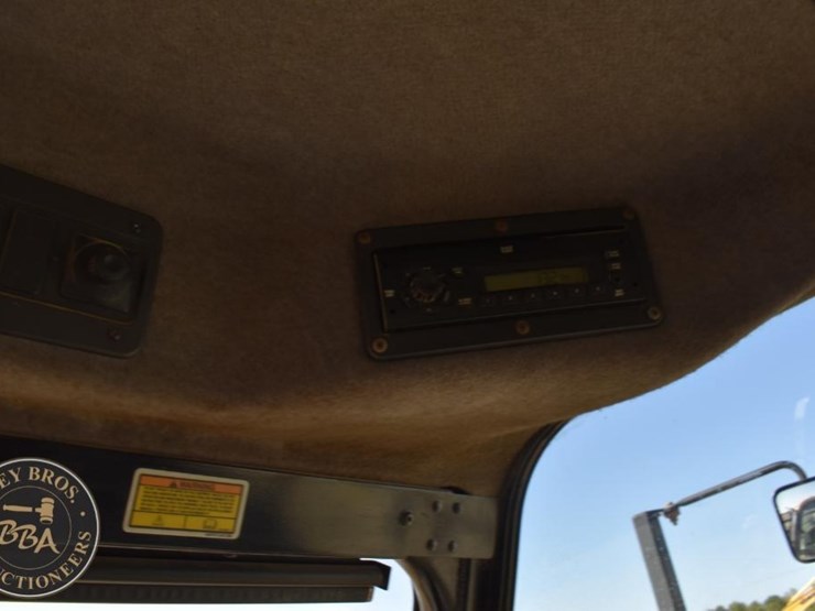 2012-caterpillar-740b-image-15