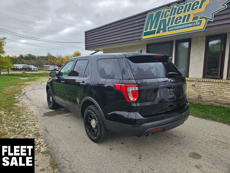 2016-ford-explorer-image-3