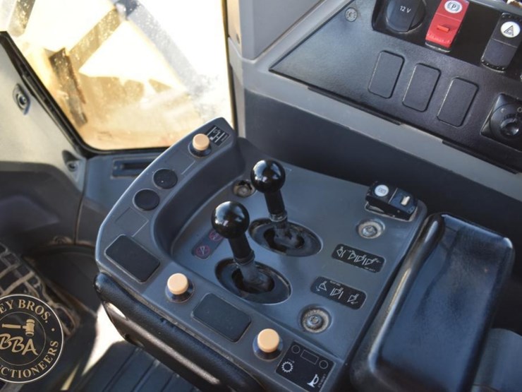 2014-caterpillar-982m-image-13