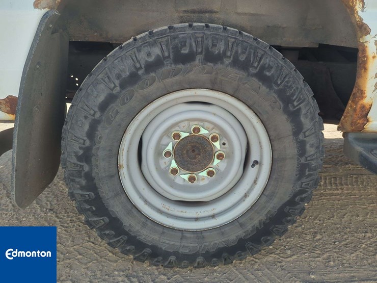 2012-ford-cargo-image-30