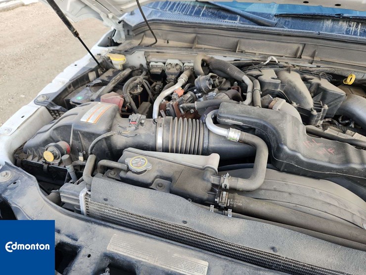 2013-ford-f550-image-17
